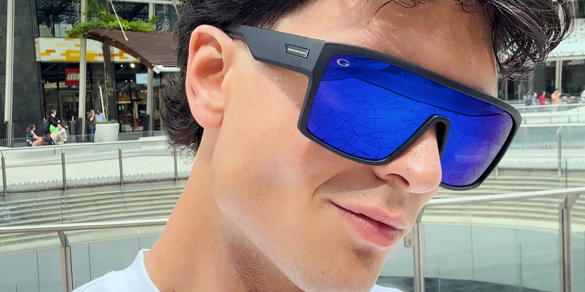 AuraFrames